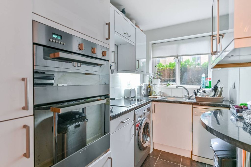 Property photo 3 of 7