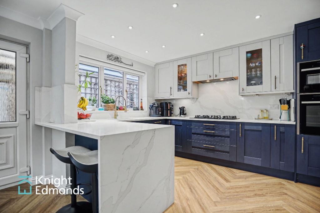 Property photo 3 of 24