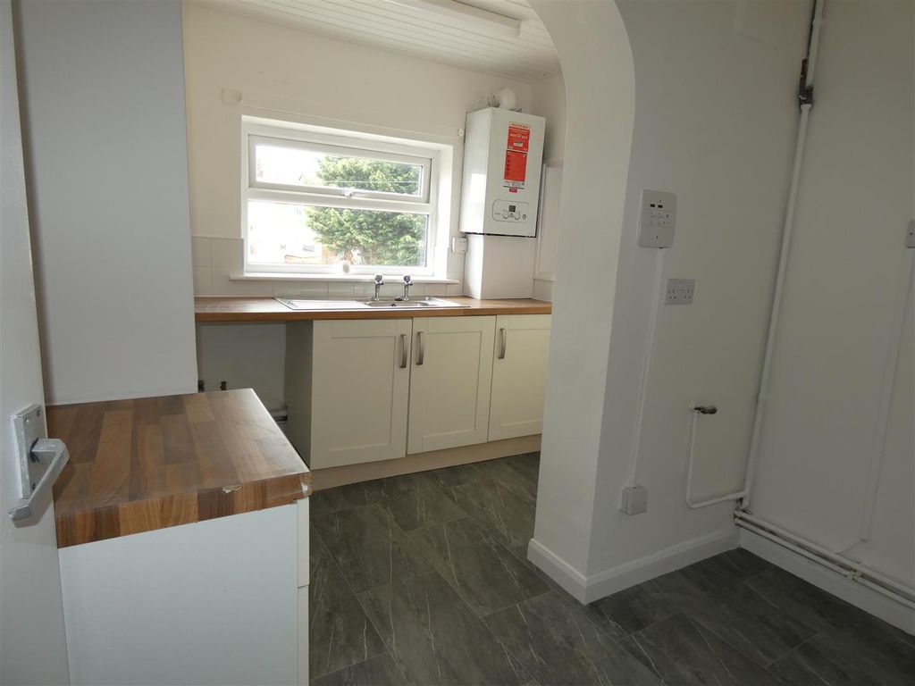 Property photo 2 of 8 P1780612.Jpg