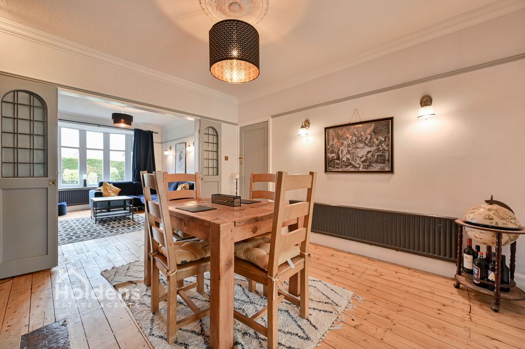 Property photo 2 of 28