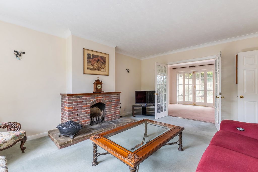 Property photo 3 of 14 Sitting Room