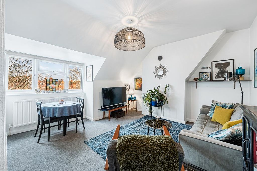 Property photo 1 of 8 35B Fairlawn Avenue-3.Jpg