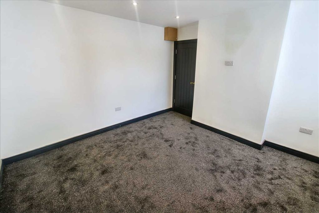 Property photo 2 of 11 Lounge
