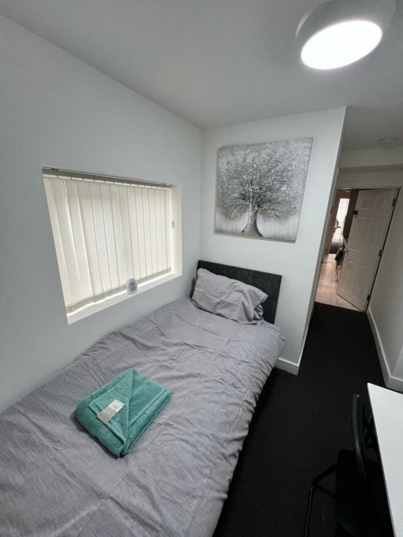 Property photo 1 of 9 Lrg_2c9Ae028-86B8-43A2-B741-87226d657380