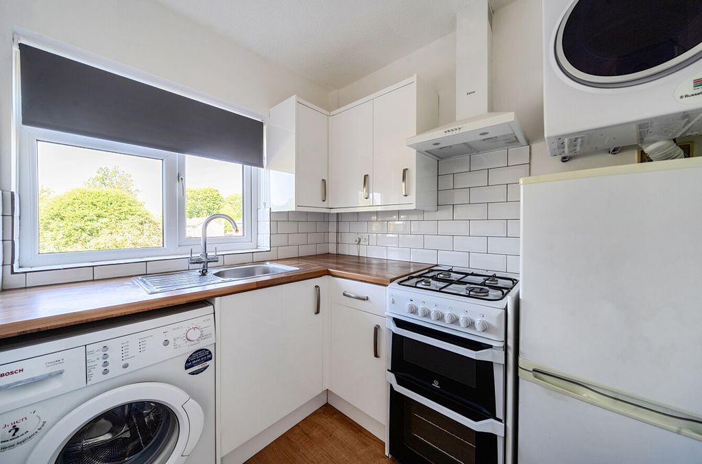 Property photo 2 of 16 1449806-13-69Ef3B...