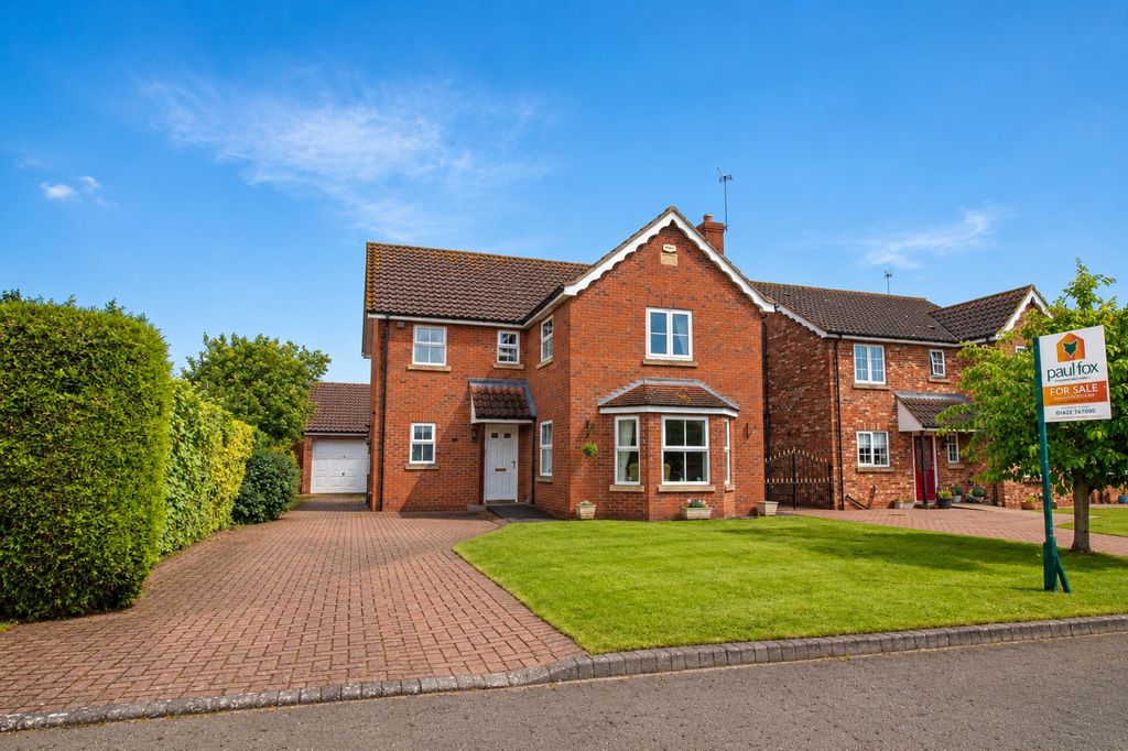 Property photo 1 of 28