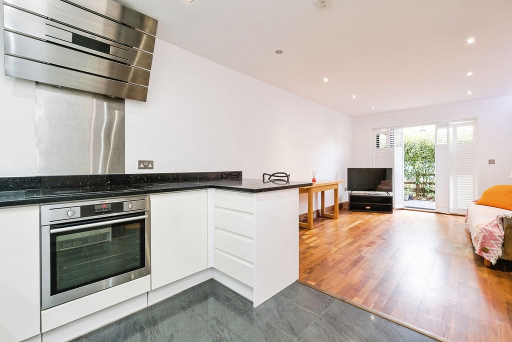 Property photo 3 of 15 Pbox-Img.Jpg