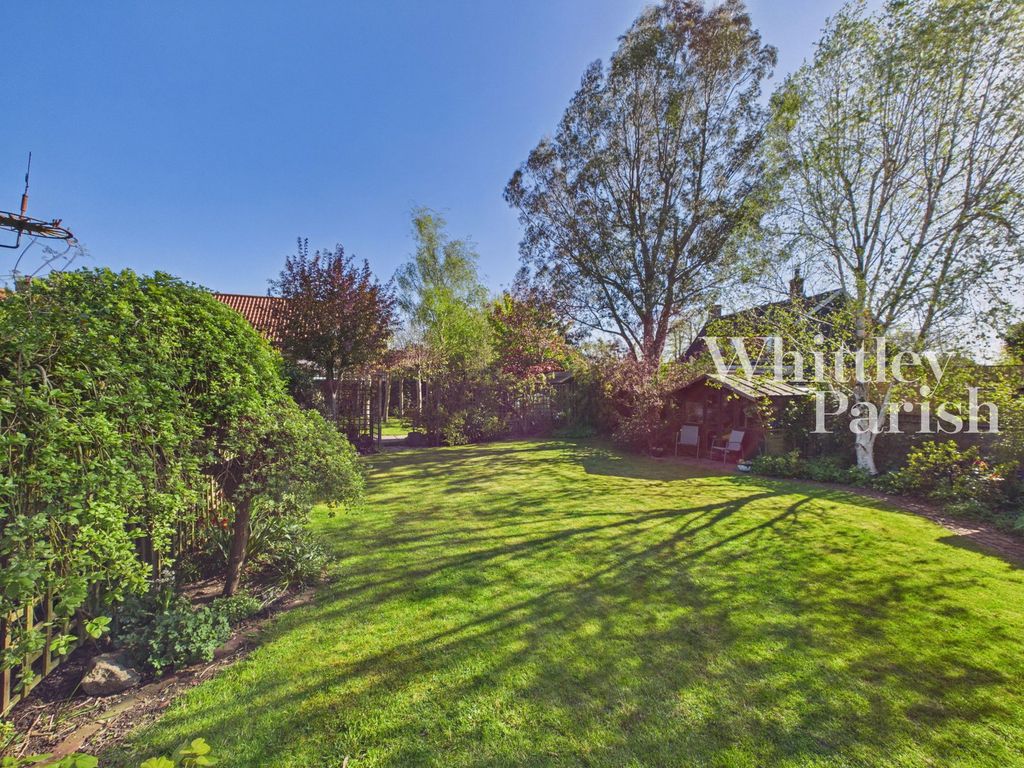 Property photo 2 of 32