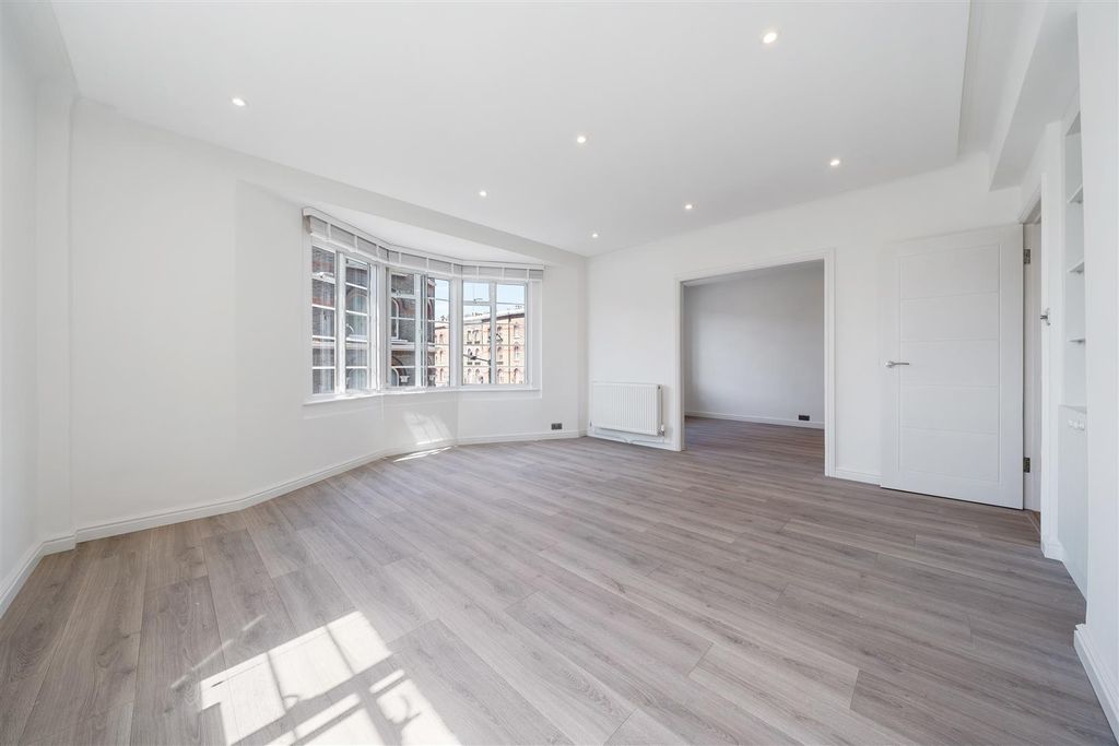 Property photo 2 of 12 Flat 27, Hamilton Court W9 1Qr-No Watermark-2.Jpg