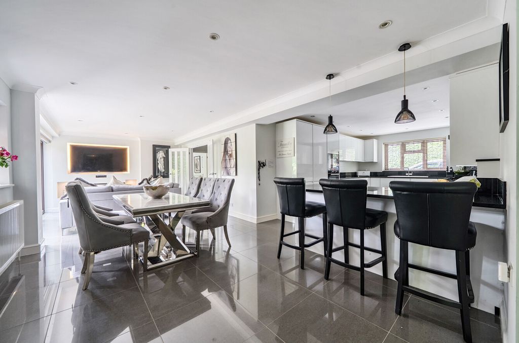 Property photo 3 of 23 1300097-24-686Bef...