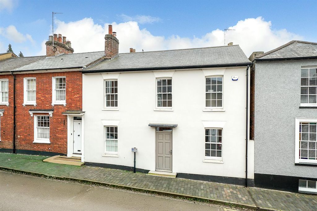 Property photo 1 of 38 20-Queen-Street-1001.Jpg