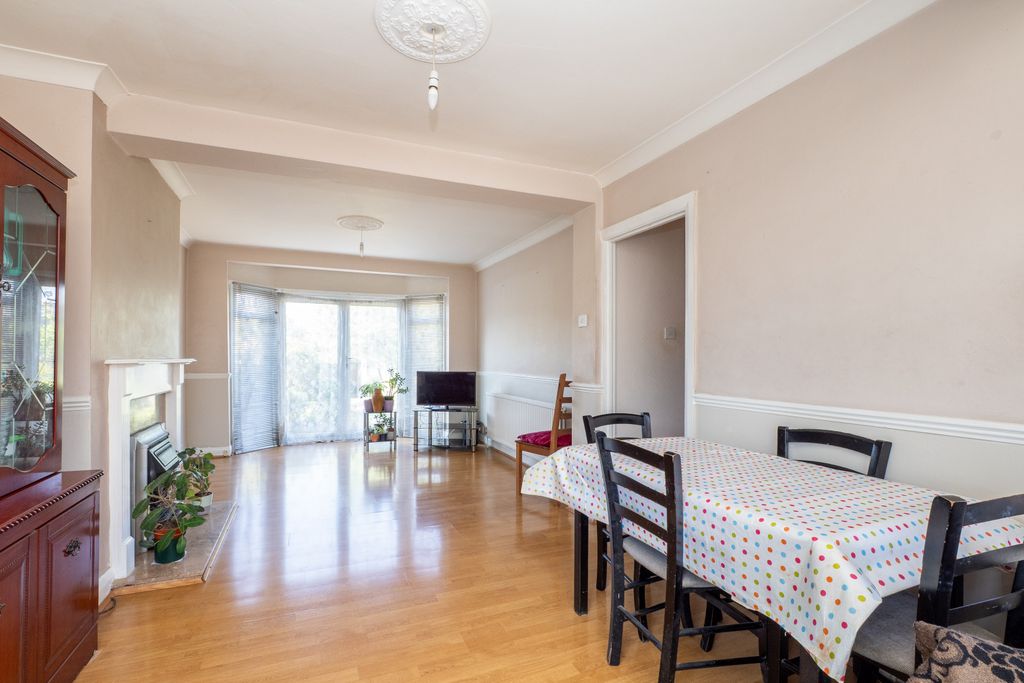 Property photo 2 of 12 Picture No. 04