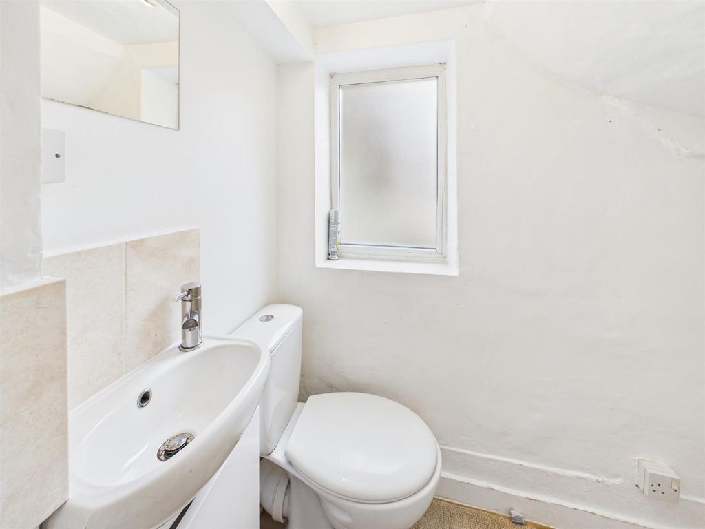 Property photo 3 of 25 Cam02885G0-Pr0601-Still005.Jpg