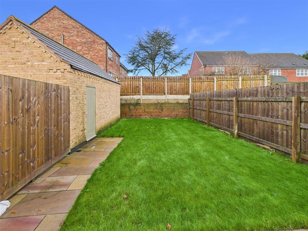 Property photo 3 of 12 Outside