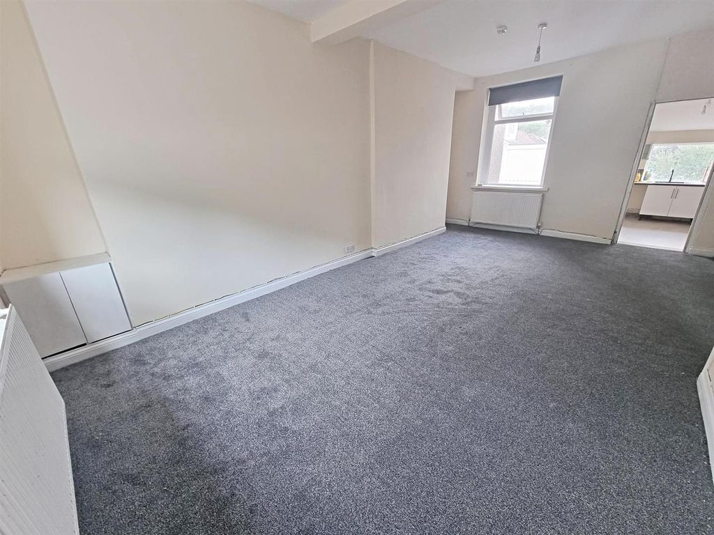 Property photo 2 of 9 Lounge