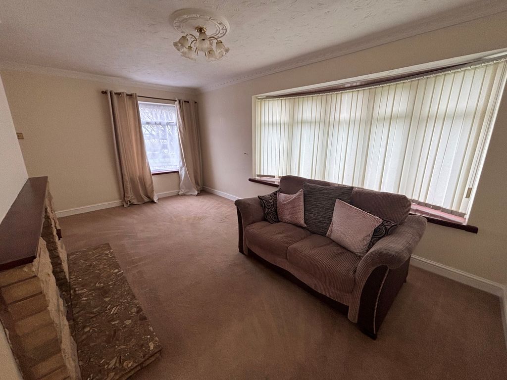 Property photo 2 of 13 Image