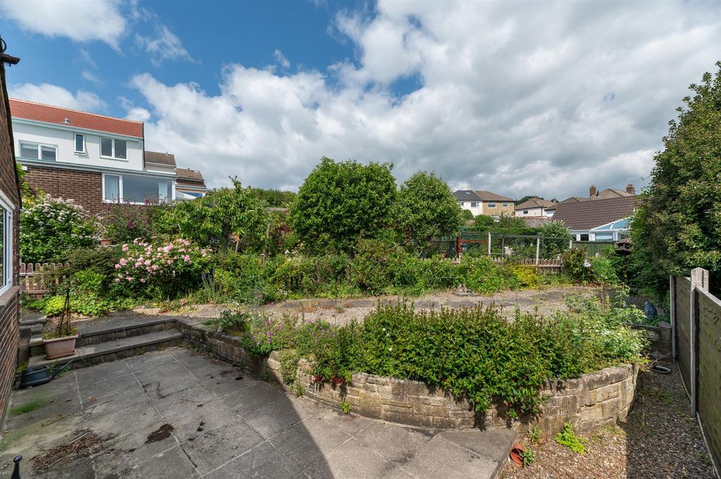 Property photo 3 of 19 Gardens