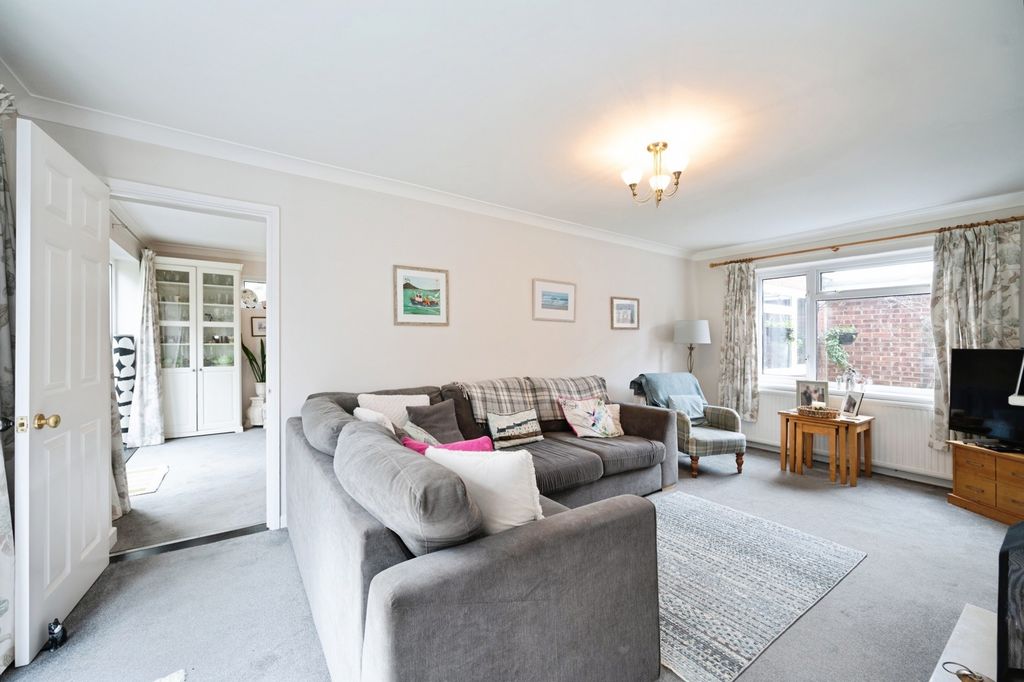 Property photo 2 of 20 Pbox-Img.Jpg