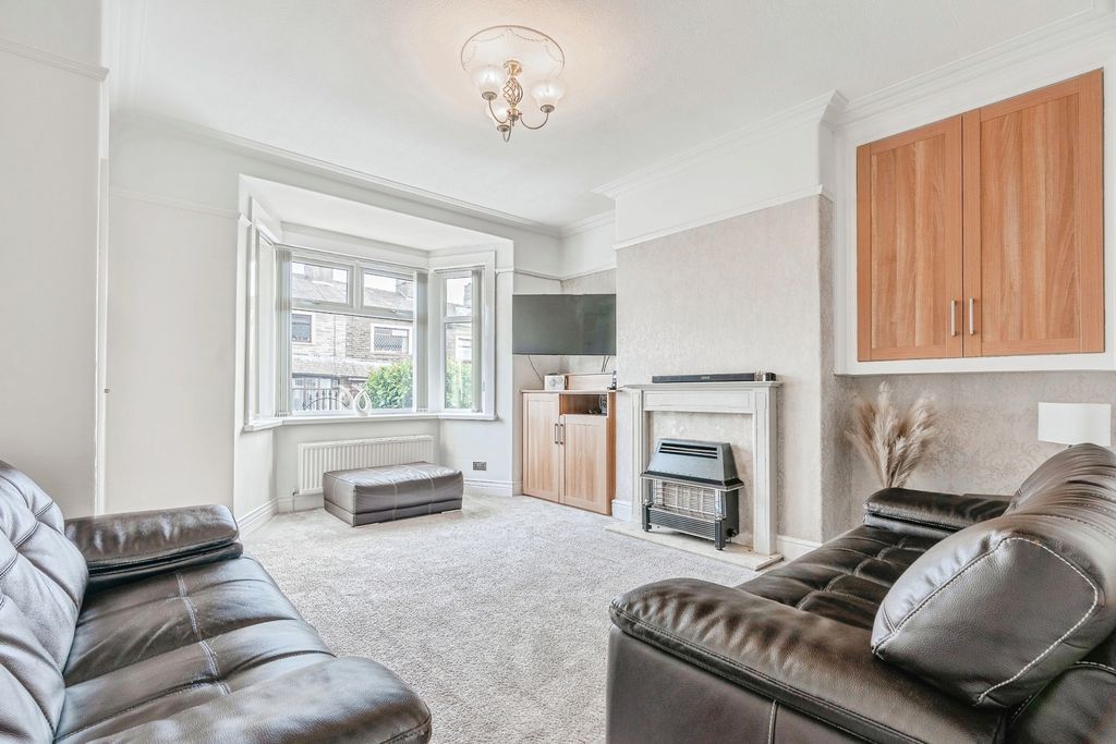 Property photo 2 of 16 Pbox-Img.Jpg