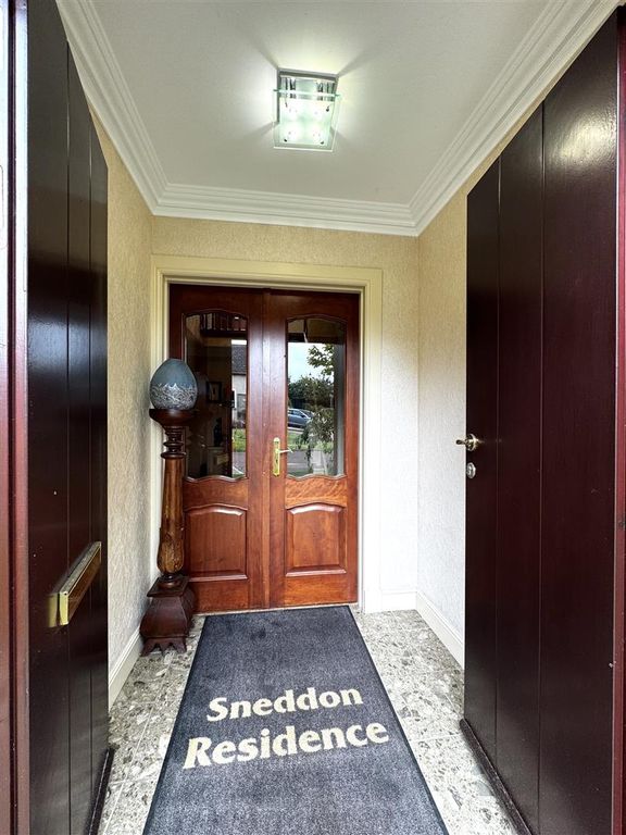 Property photo 3 of 45 Entrance