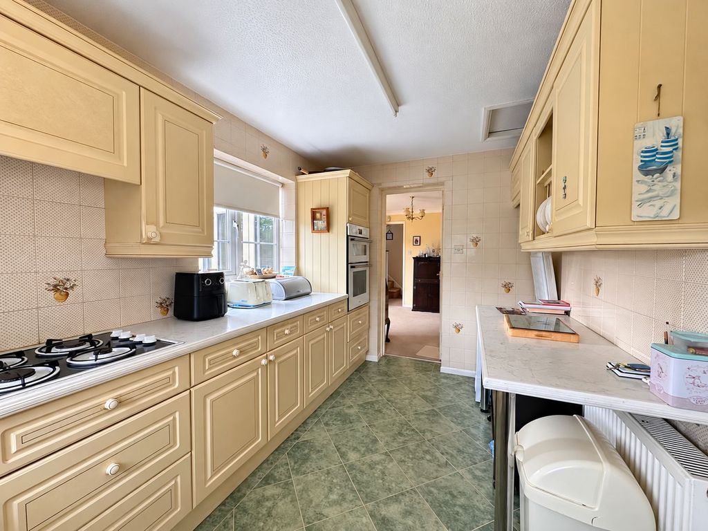 Property photo 3 of 25