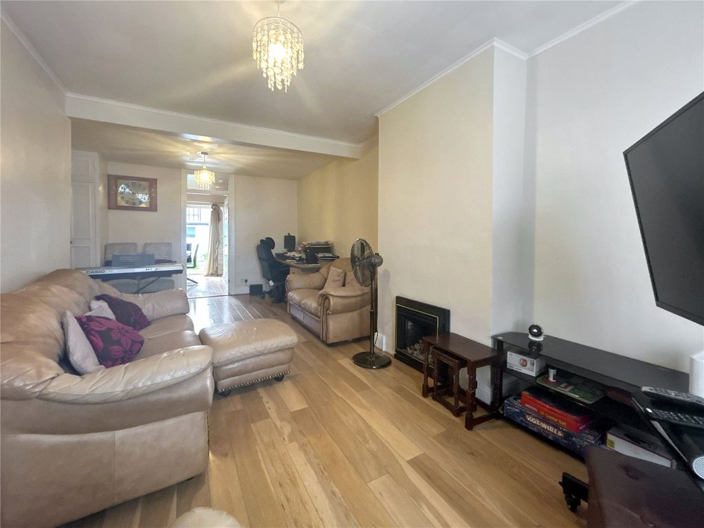 Property photo 2 of 26 Picture No. 40