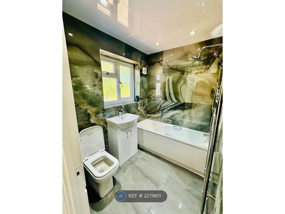 Property photo 2 of 3