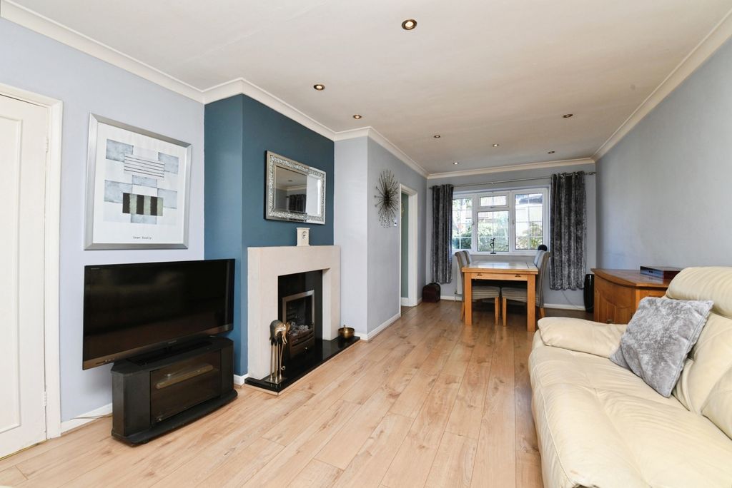 Property photo 3 of 18 Interior