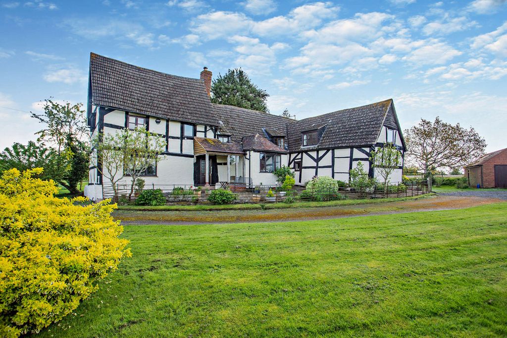 Property photo 2 of 36