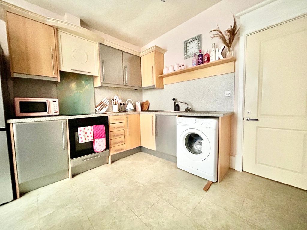 Property photo 3 of 8 Picture No. 04