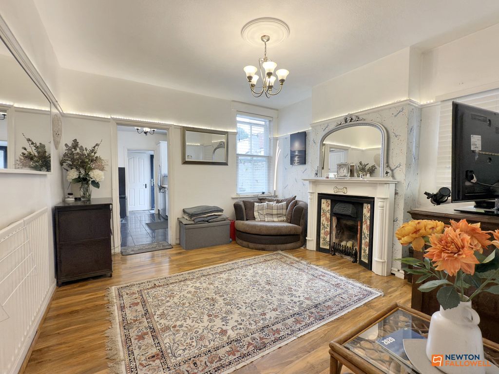 Property photo 2 of 39
