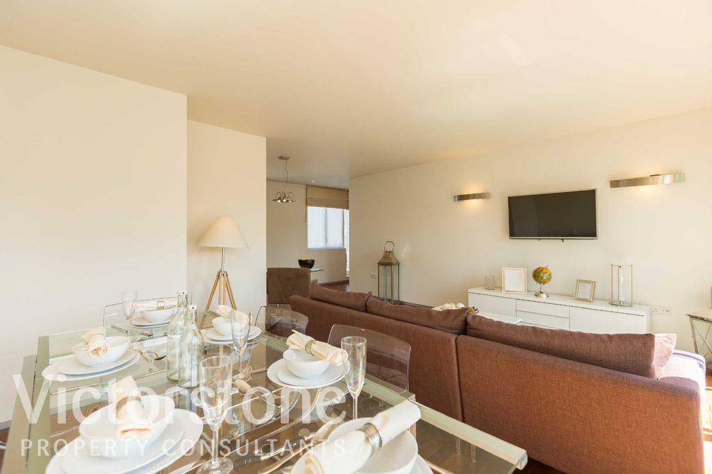 Property photo 3 of 13 2328294