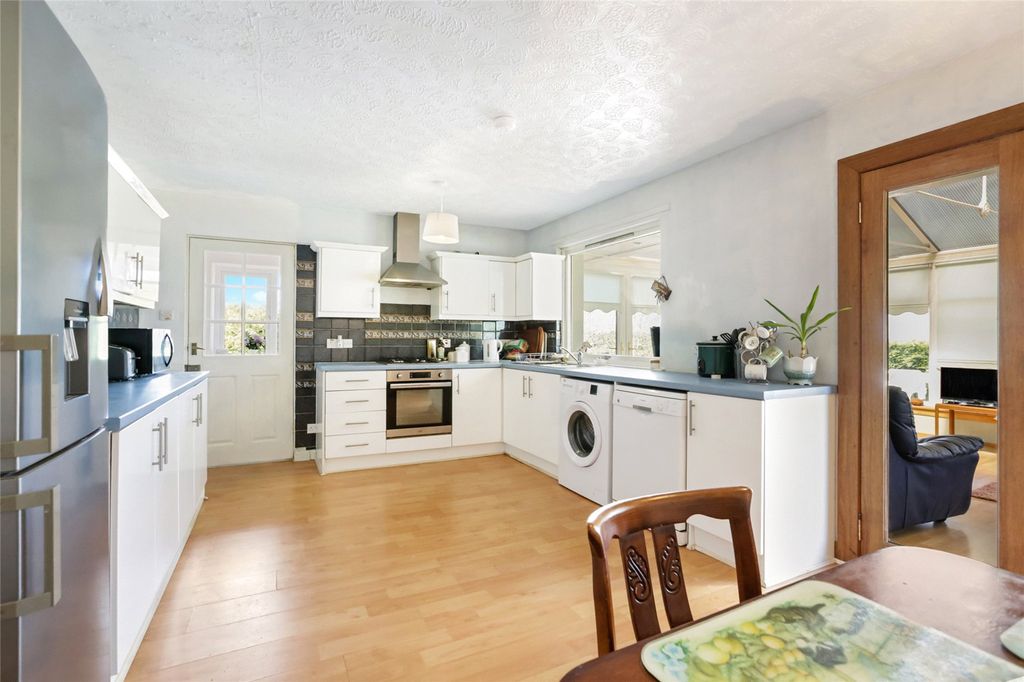 Property photo 3 of 21 Picture No. 09