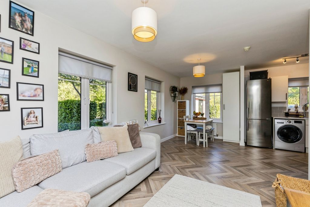 Property photo 2 of 14 Pbox-Img.Jpg