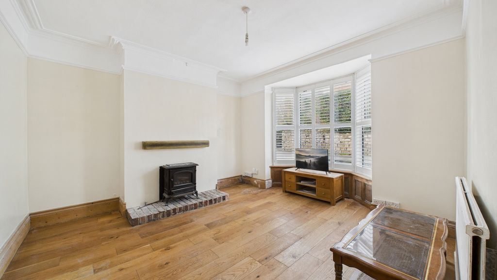 Property photo 2 of 9 Cam03669G0-Pr0040-Still002