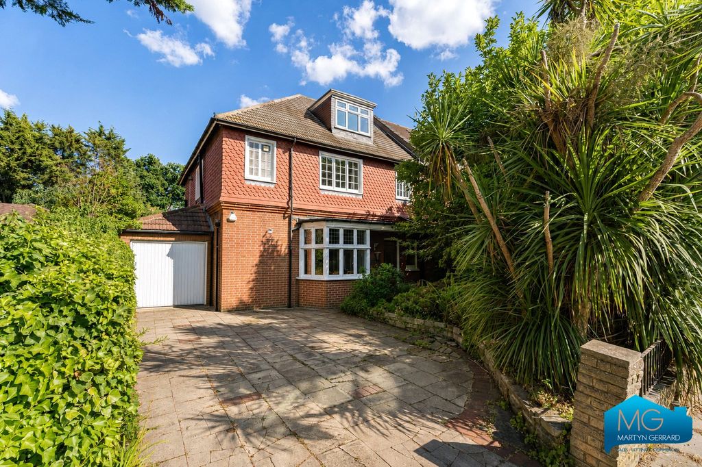Property photo 1 of 32 Picture No. 54