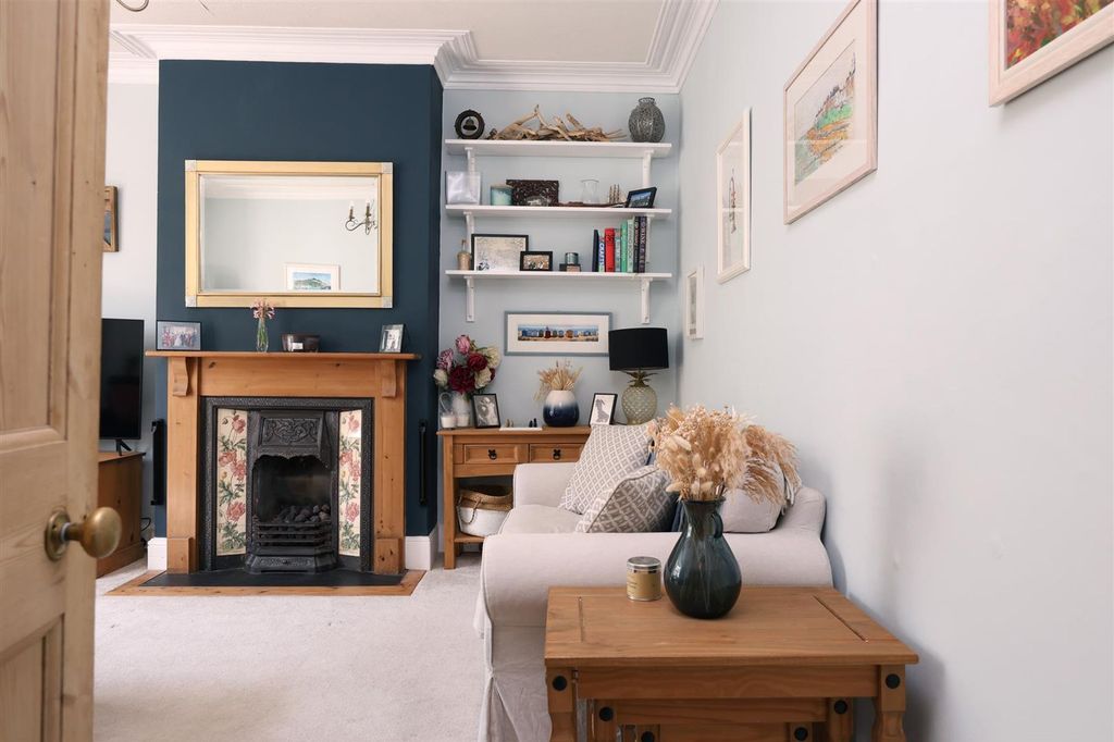 Property photo 3 of 21