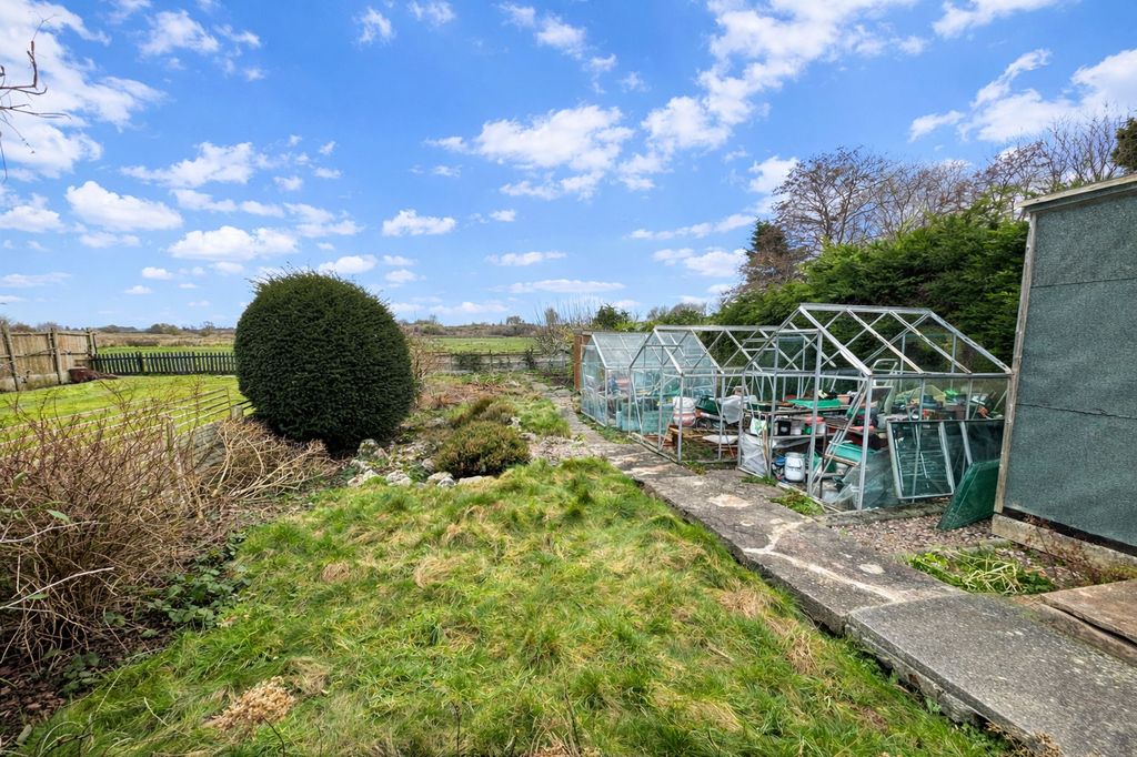 Property photo 2 of 10 Garden Additional