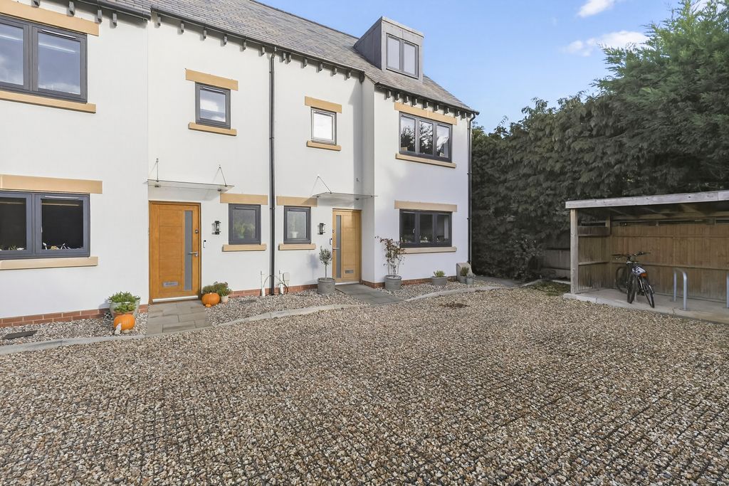 Property photo 1 of 17 Front View