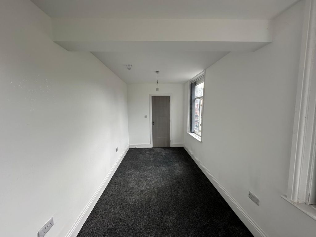 Property photo 3 of 39