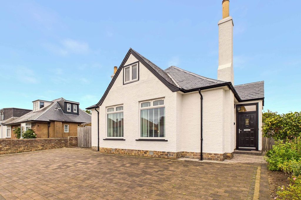 Property photo 1 of 32