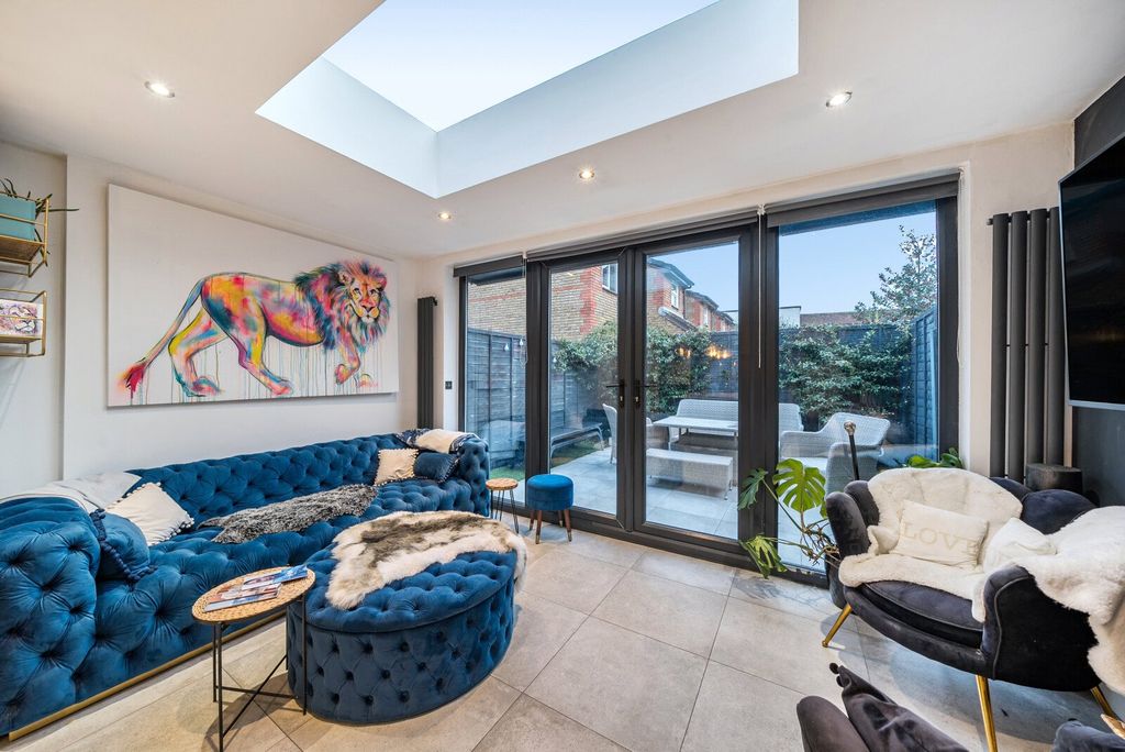 Property photo 3 of 13 Dining Area