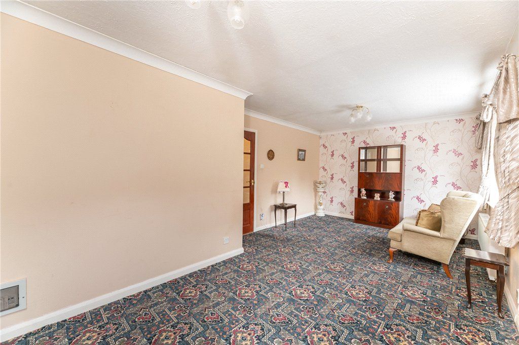 Property photo 2 of 22 Living Room