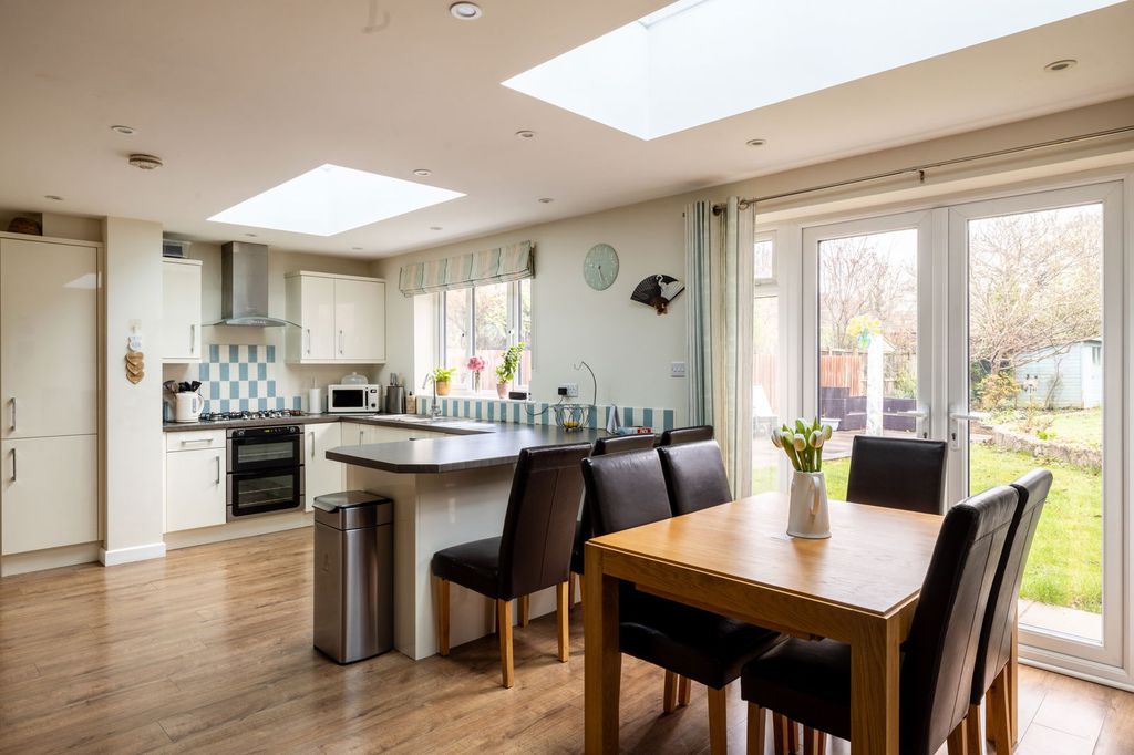 Property photo 2 of 19