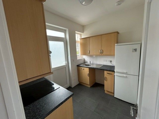 Property photo 3 of 8 Kitchen