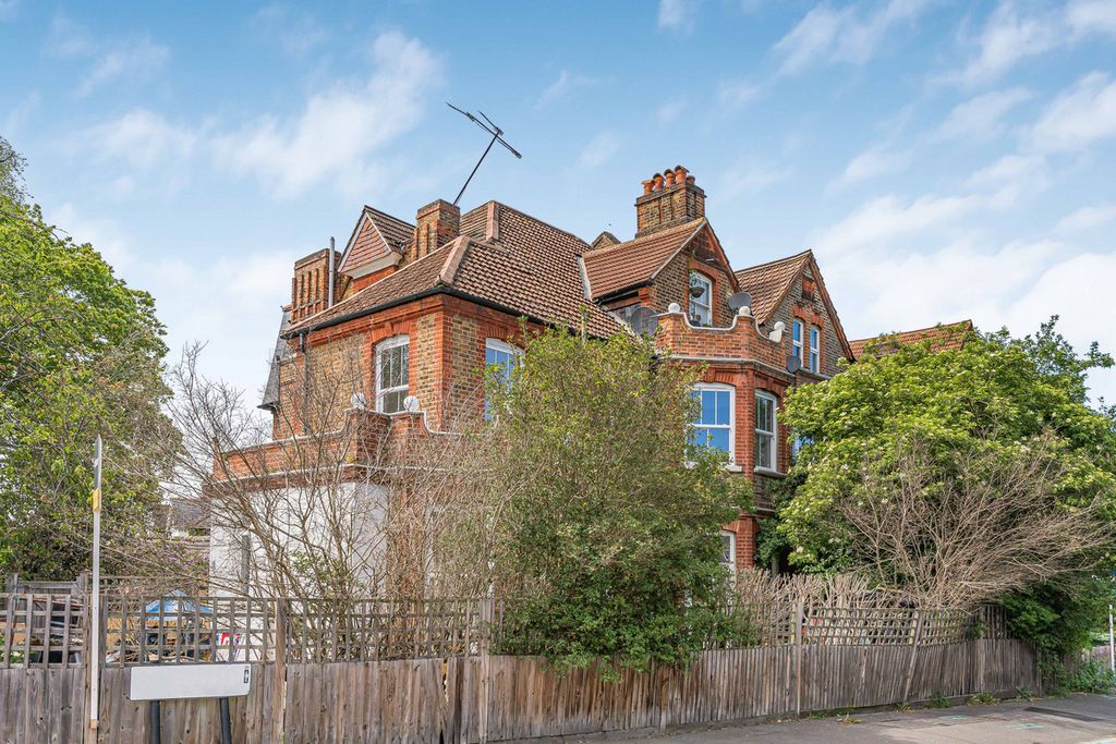 Property photo 1 of 17
