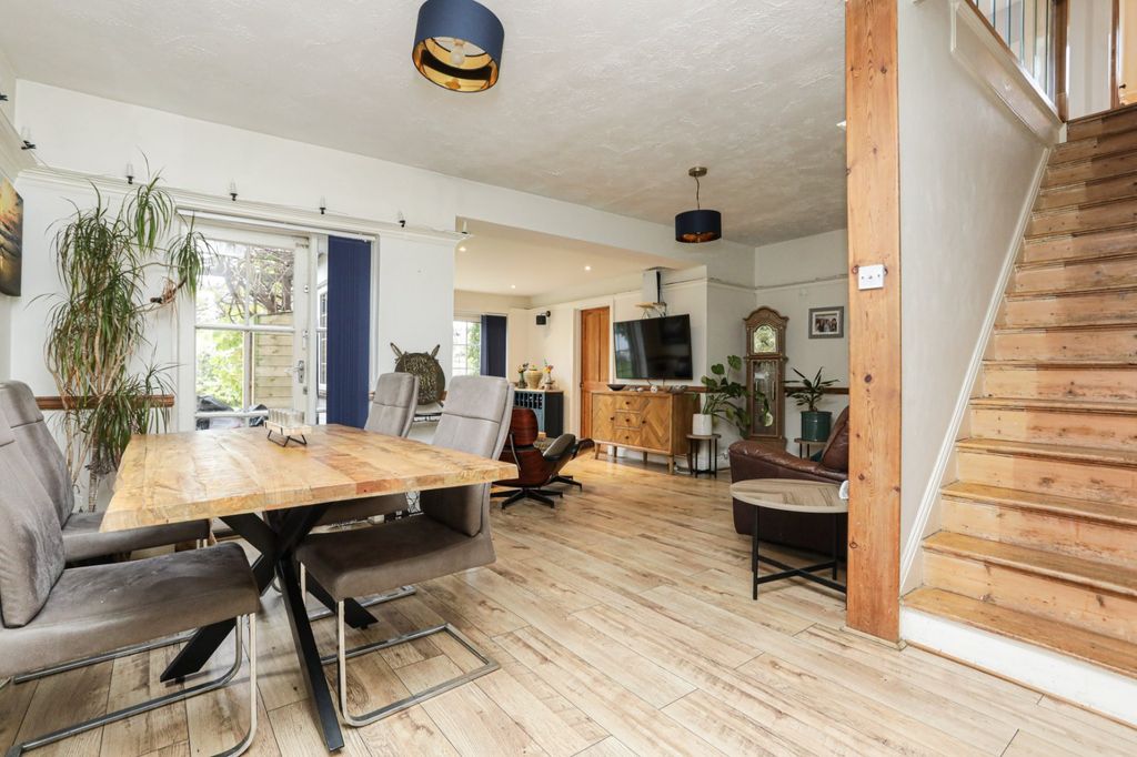 Property photo 3 of 23 Picture 3