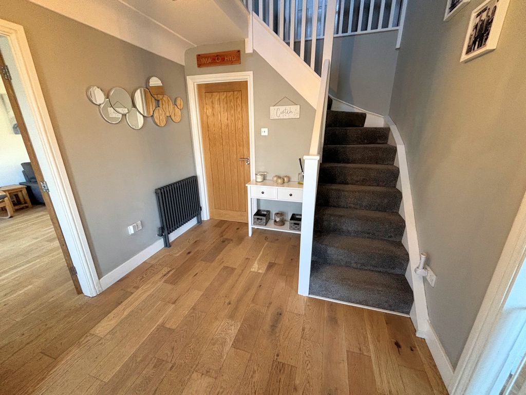 Property photo 2 of 42