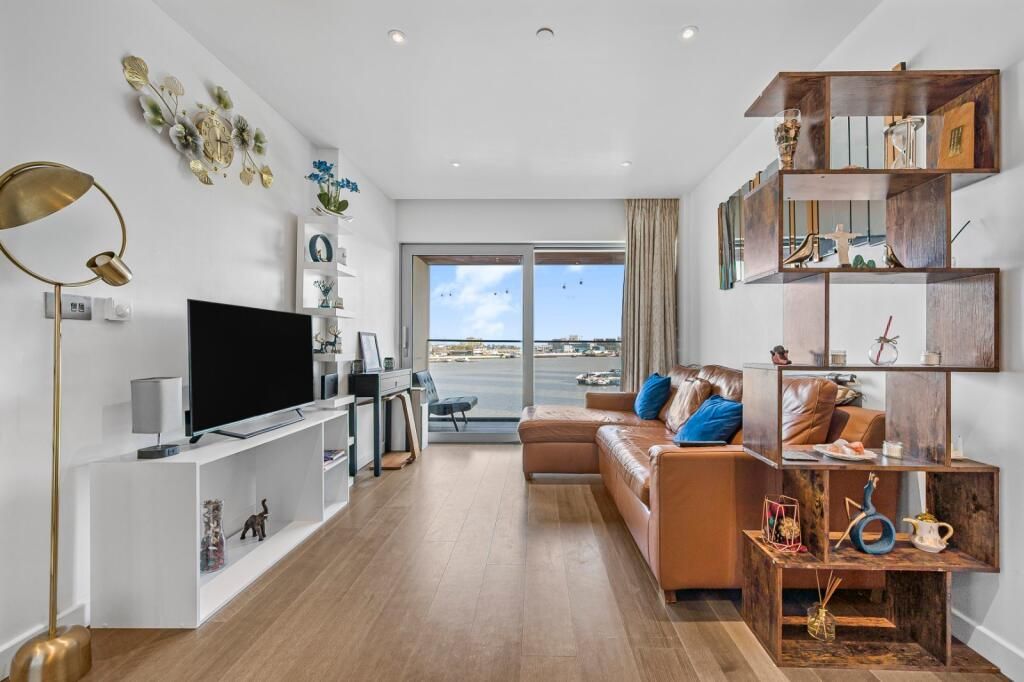 Property photo 3 of 12 43310_Hea228586_L_Img_15_0000.Jpeg