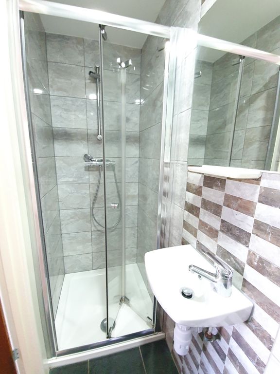 Property photo 2 of 3